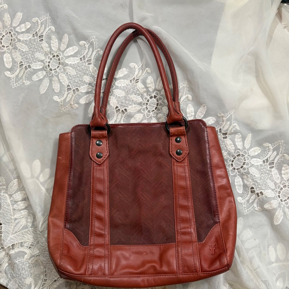 Frye Cognac Leather Chevron Tote Bag Shoulder Purse Striped Lining 000490